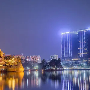 Wyndham Grand ***** Yangon